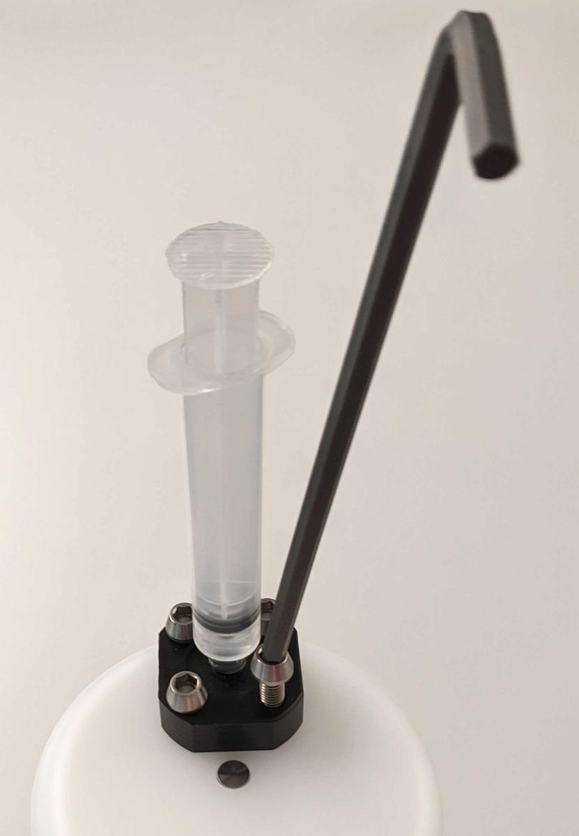 q with refill adaptor and syringe